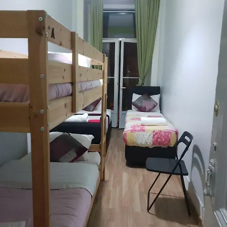 Shangri-la Hostel *